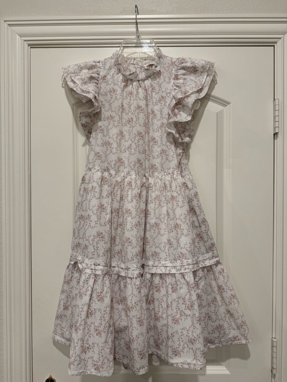 Ladies Olivaceous Ruffe Sleeve White Floral Tiered Full A-Line Dress Medium